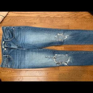 WOMENS DISTRESSED LEVI JEANS